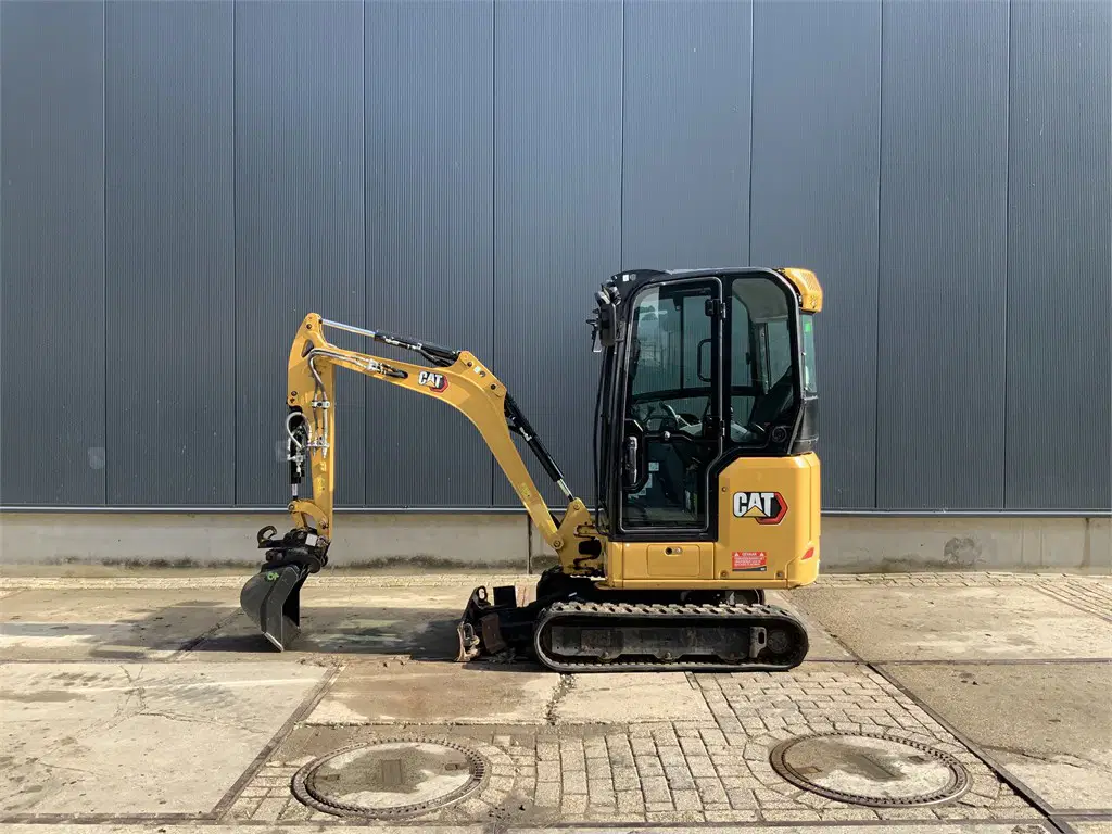 Caterpillar 301.8 - 1,8T + 2 GODETS – Image 2