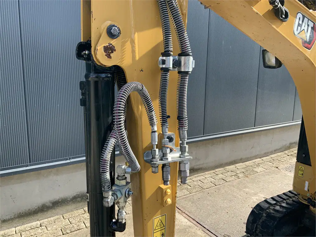 Caterpillar 301.8 - 1,8T + 2 GODETS – Image 8