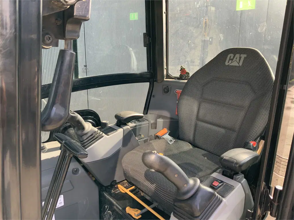 Caterpillar 301.8 - 1,8T + 2 GODETS – Image 9