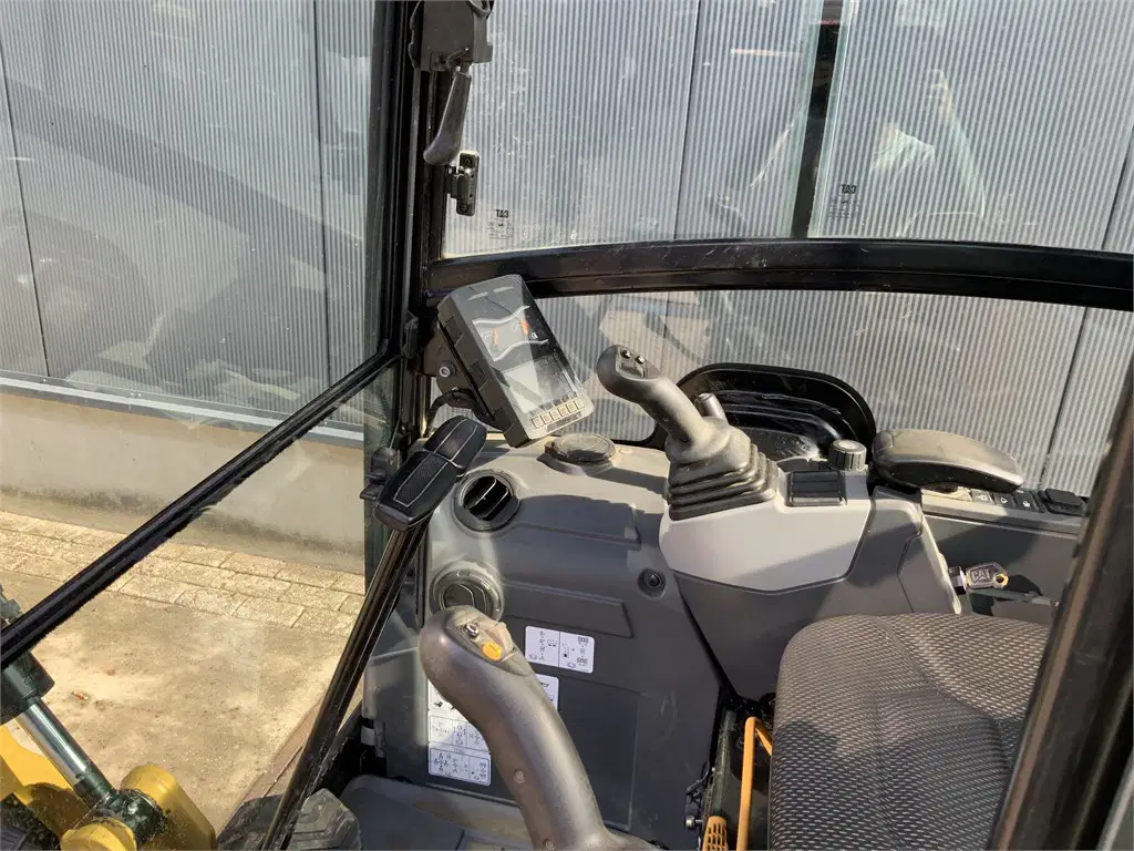 Caterpillar 301.8 - 1,8T + 2 GODETS – Image 10