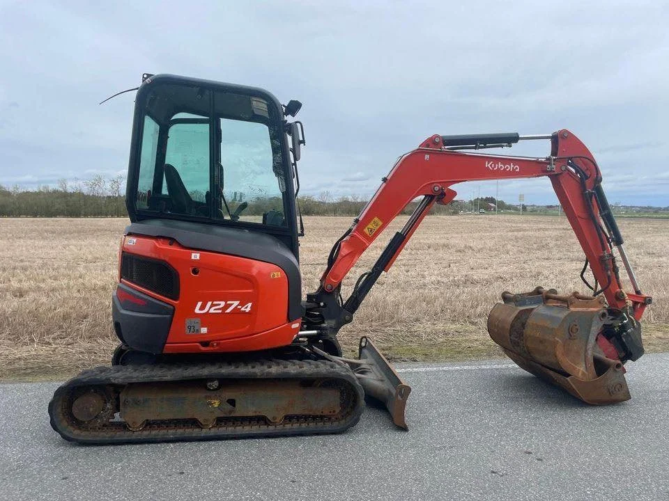 Kubota U27-4 + 3 GODETS+ ATTACHE ROTATIVE INCLINABLE – Image 3