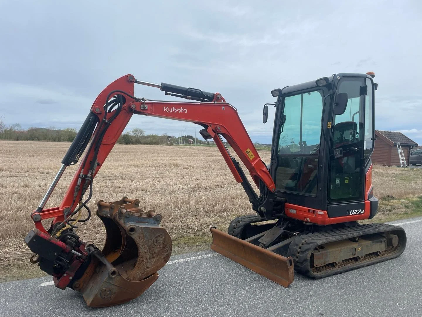 Kubota U27-4 + 3 GODETS+ ATTACHE ROTATIVE INCLINABLE – Image 4