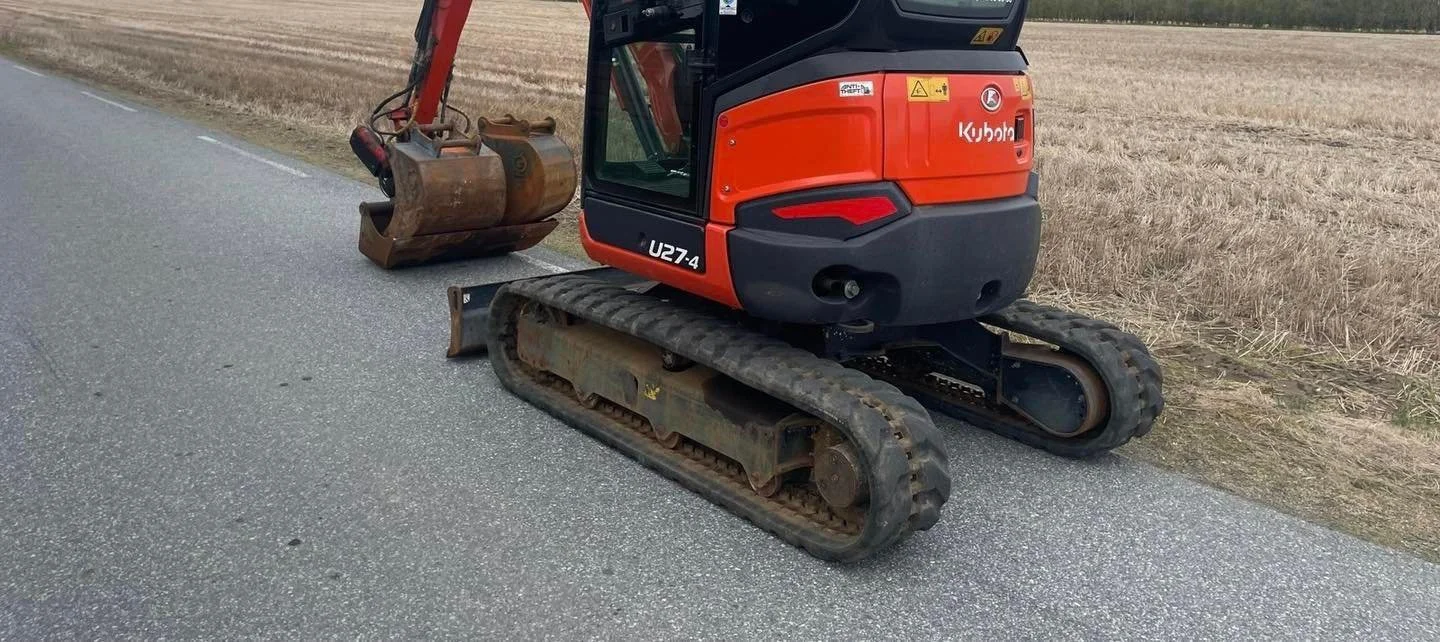 Kubota U27-4 + 3 GODETS+ ATTACHE ROTATIVE INCLINABLE – Image 5