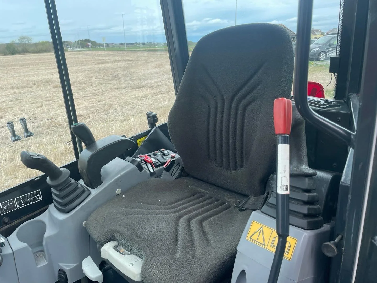 Kubota U27-4 + 3 GODETS+ ATTACHE ROTATIVE INCLINABLE – Image 9