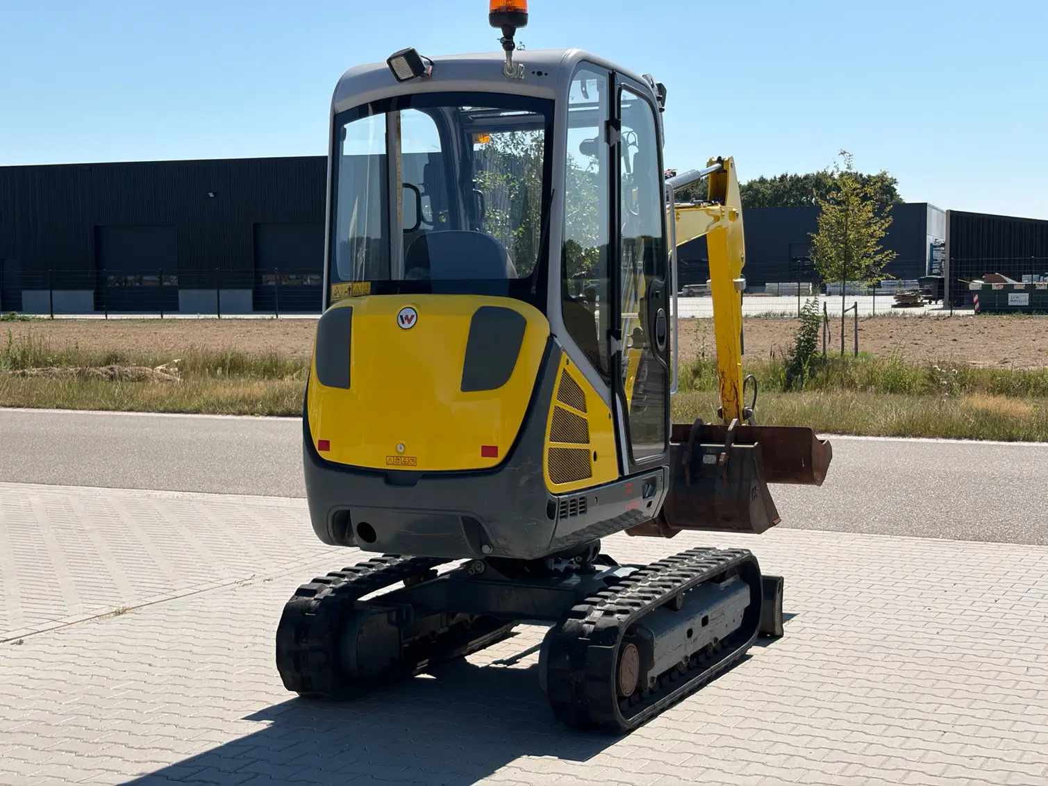 WACKER NEUSON ET24 - 3 GODETS – Image 2