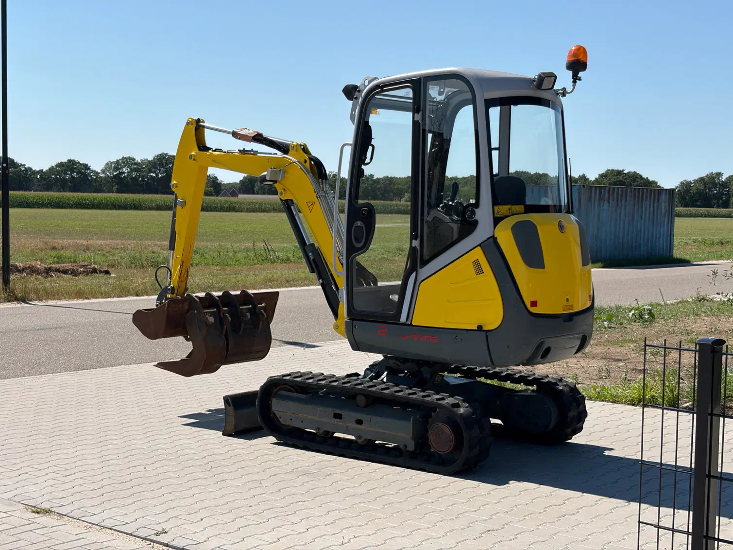 WACKER NEUSON ET24 - 3 GODETS – Image 4