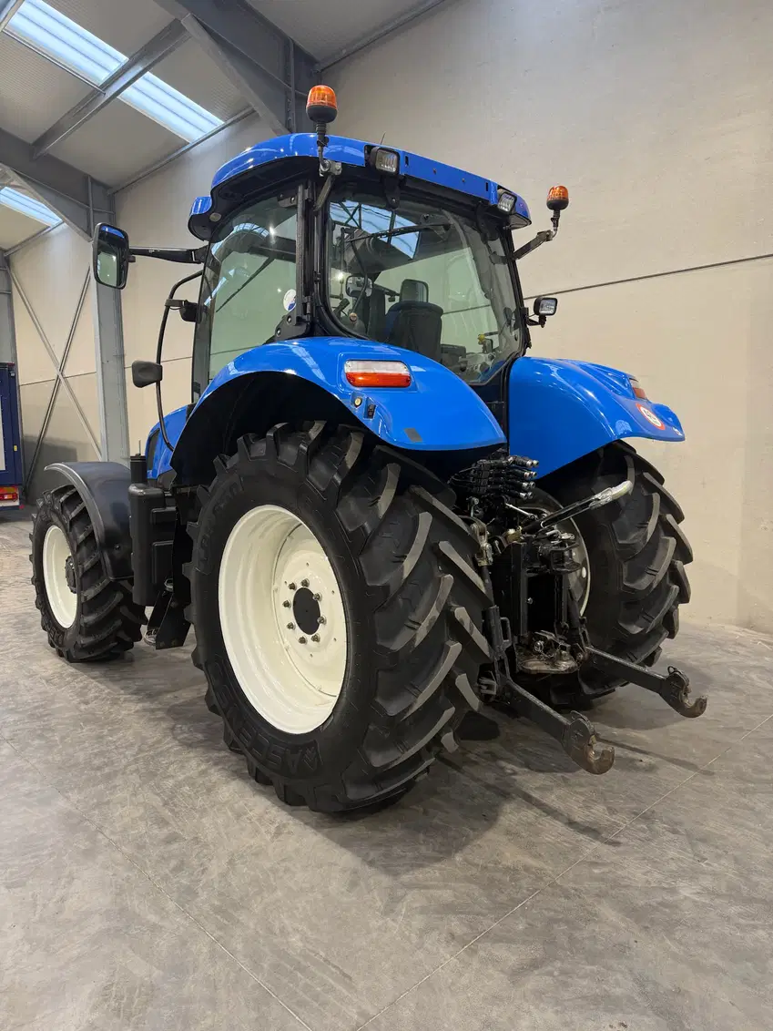 New Holland T6050 – Image 3