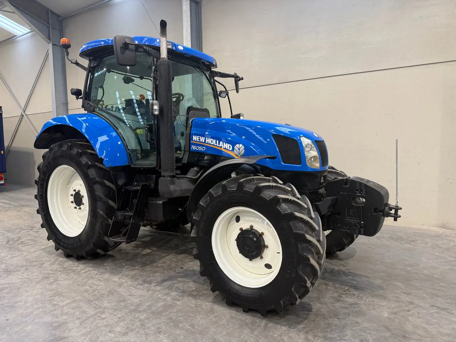 New Holland T6050 – Image 22