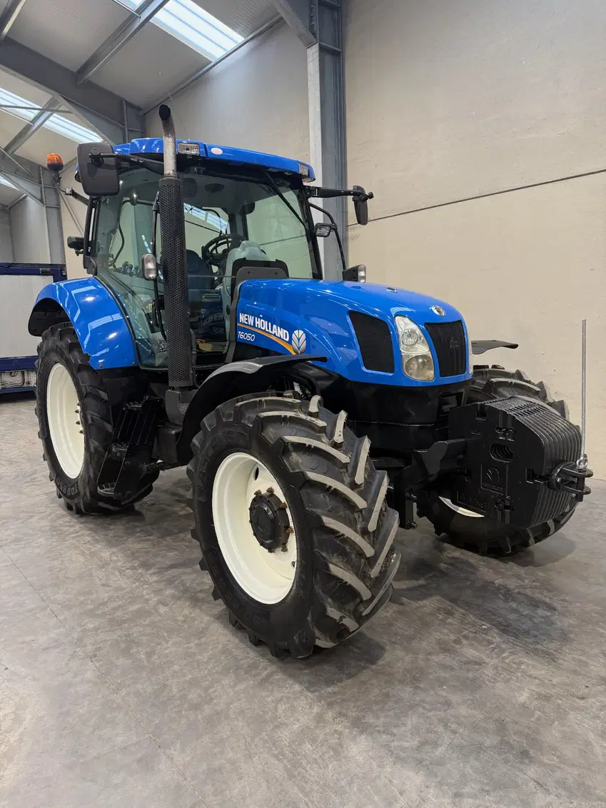 New Holland T6050 – Image 23