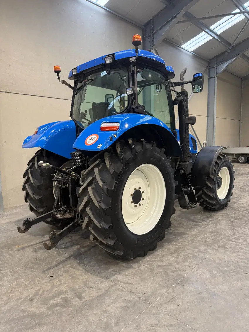 New Holland T6050 – Image 20