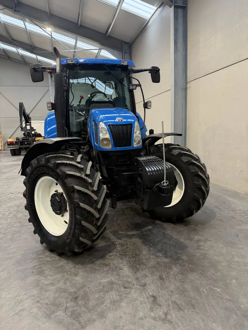 New Holland T6050 – Image 28